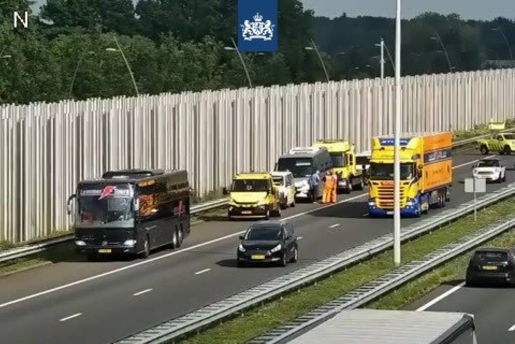 Vijf bussen op elkaar