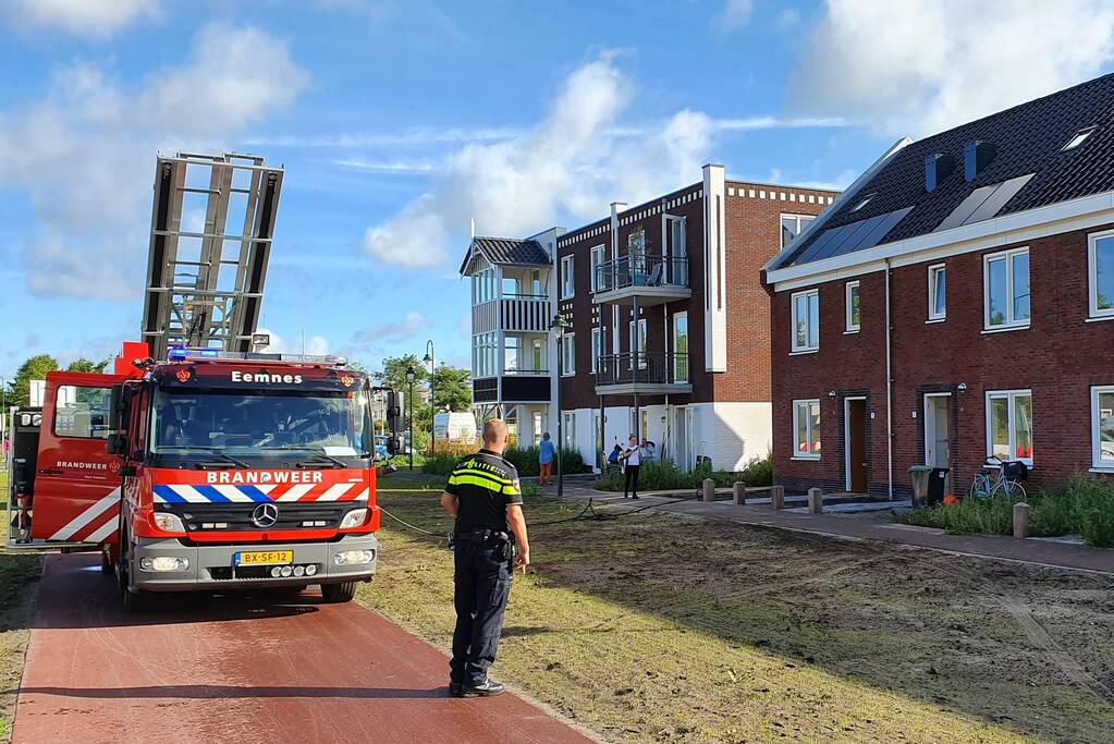 Zonnepanelen op dak in brand