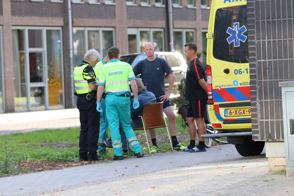 Man gewond na val met fiets