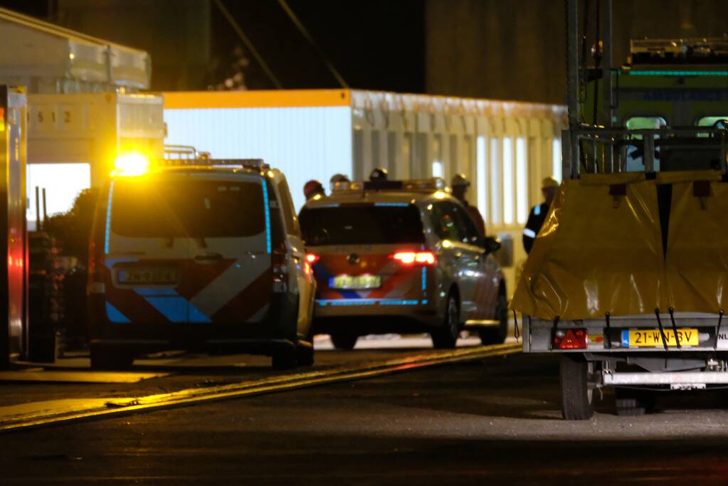 Persoon zwaargewond na val in tank van schip