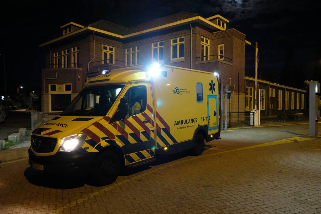 Persoon zwaargewond na val in tank van schip