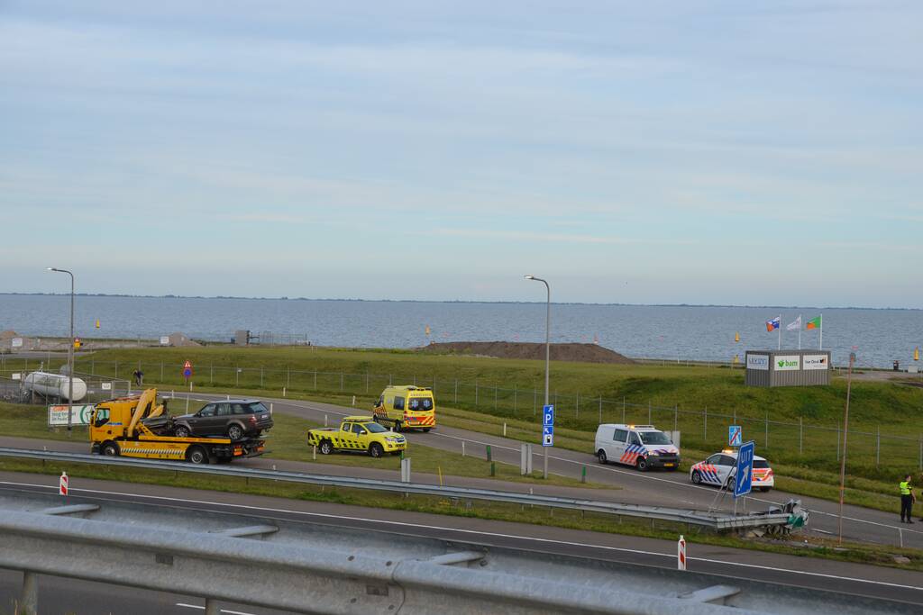 Land Rover botst frontaal op RIMOB