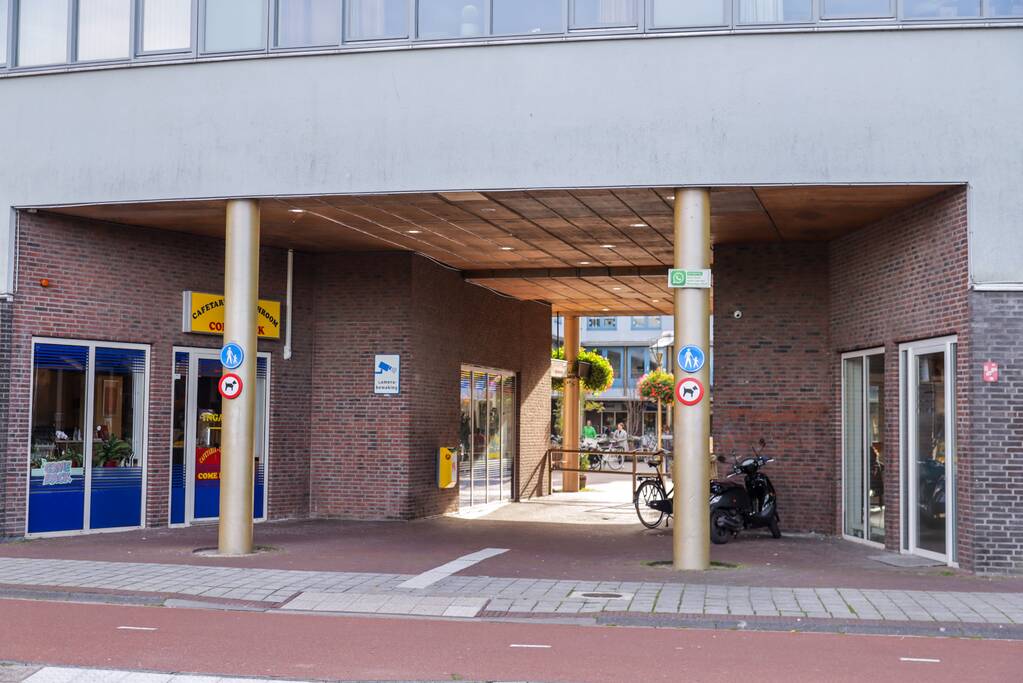 Jongeman gewond bij steekpartij winkelcentrum De Nieuwe Hof