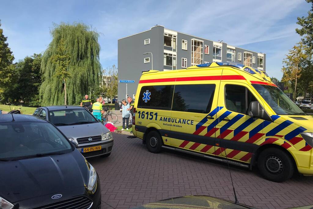 Fietser gewond na aanrijding met auto