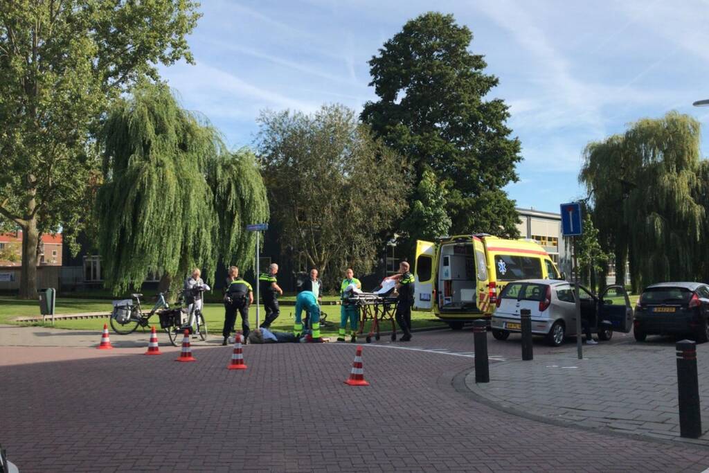 Fietser gewond na aanrijding met auto