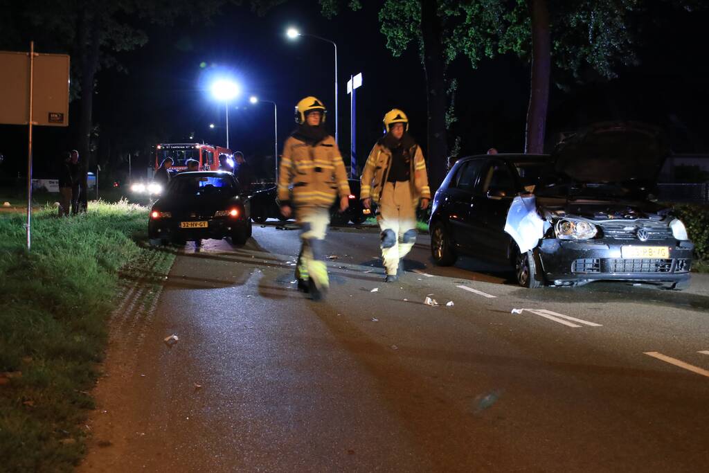 Meerdere gewonden bij aanrijding met drie auto's