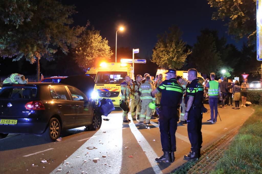 Meerdere gewonden bij aanrijding met drie auto's