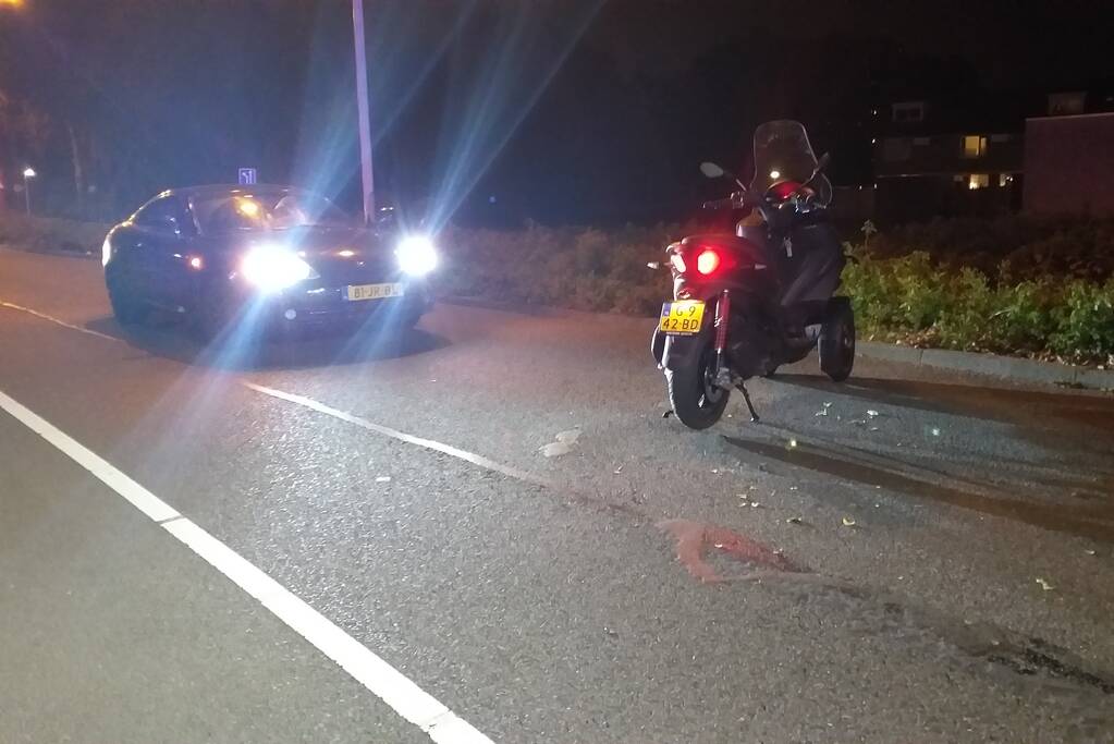 Motorrijder gaat onderuit bij slippartij