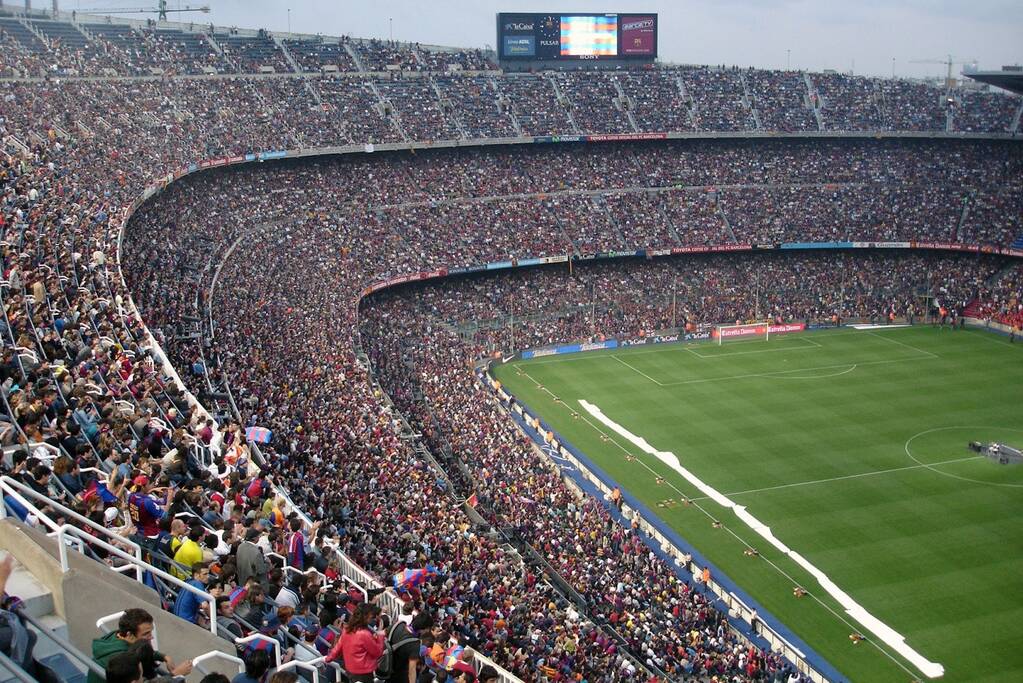 Twee aanhoudingen na ADO Den Haag-AZ voor afsteken zwaar vuurwerk