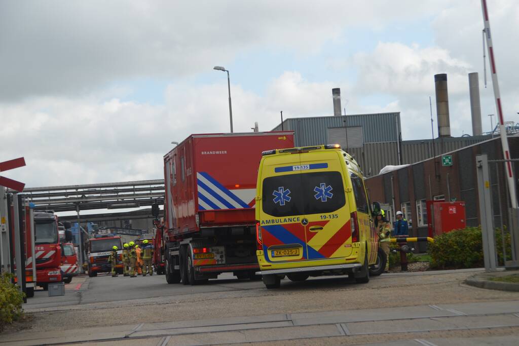 Lekkage ontstaan in een vat gevaarlijke stoffen bij ICL-IP