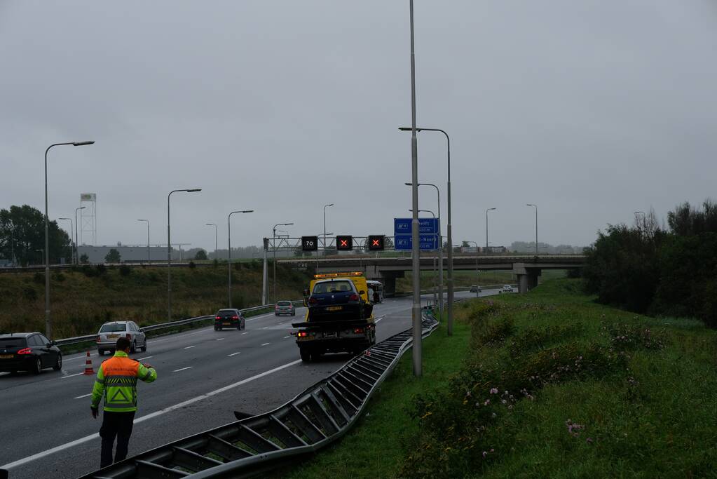 Wederom auto tegen de vangrail