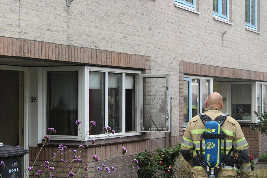 Woning Zielhorst vol rook na brand in trapkast