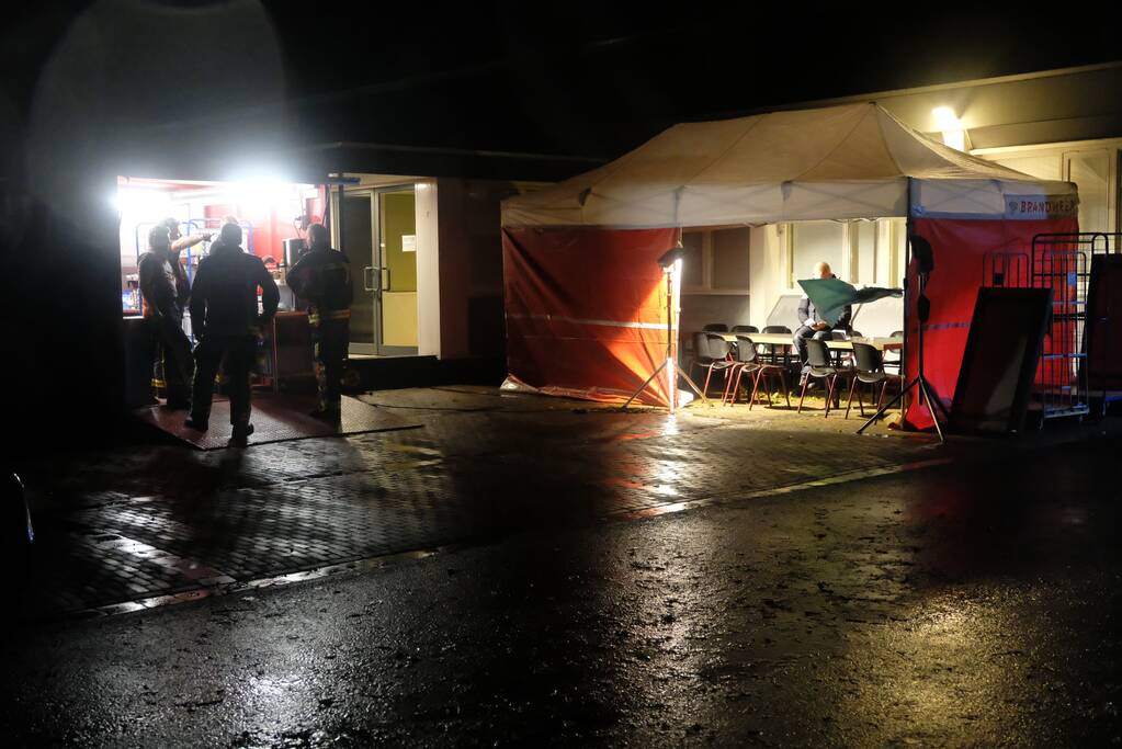 Zeer grote brand in meerdere loodsen