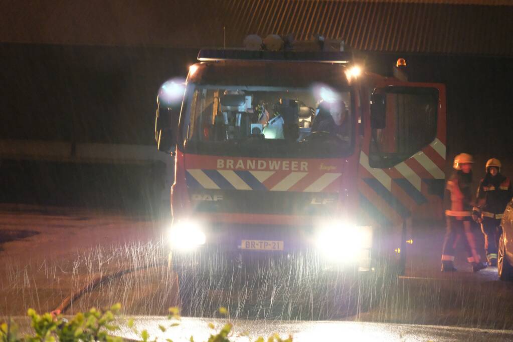 Zeer grote brand in meerdere loodsen