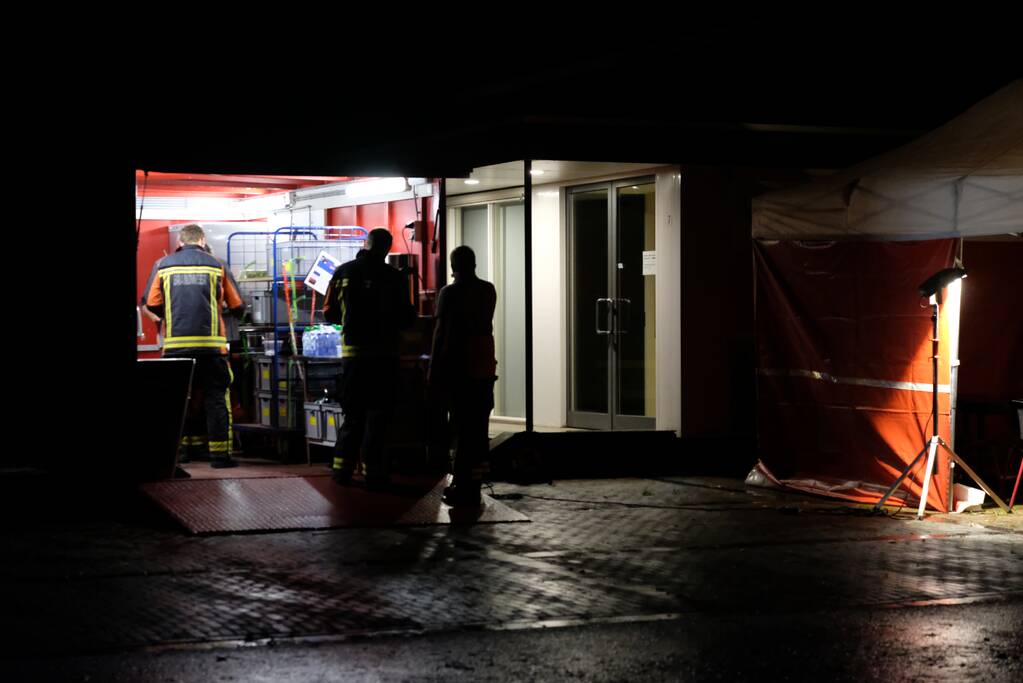 Zeer grote brand in meerdere loodsen