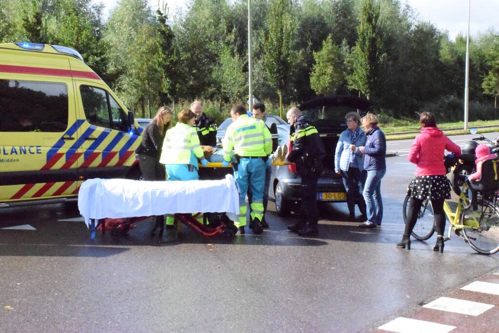Fietser ernstig gewond na ongeval met auto