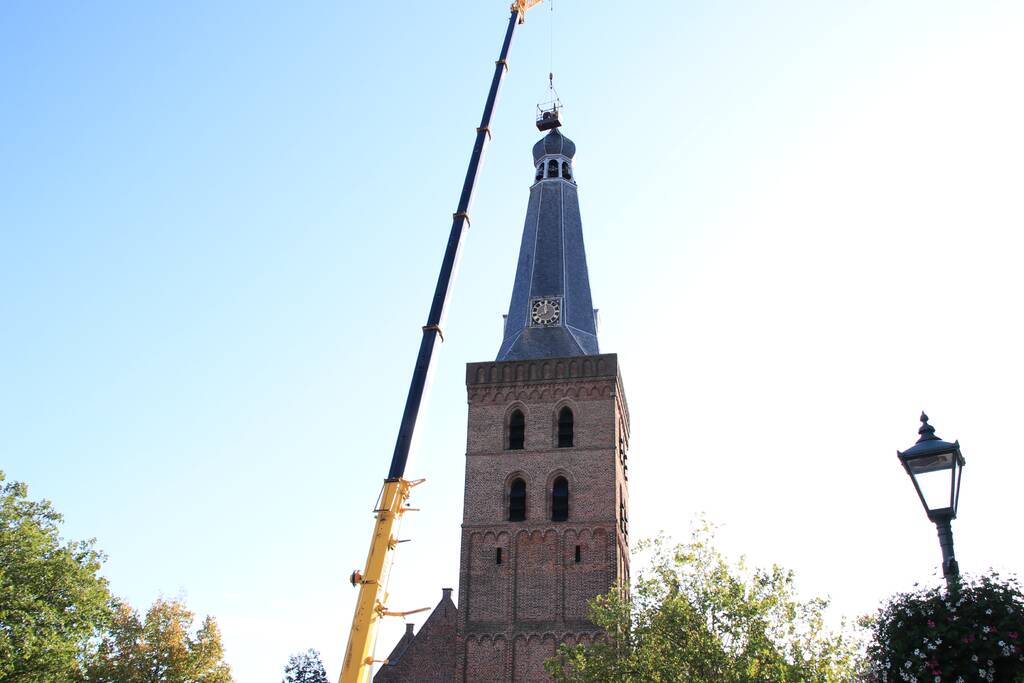 Barneveldse haan van Oude Kerktoren gehaald