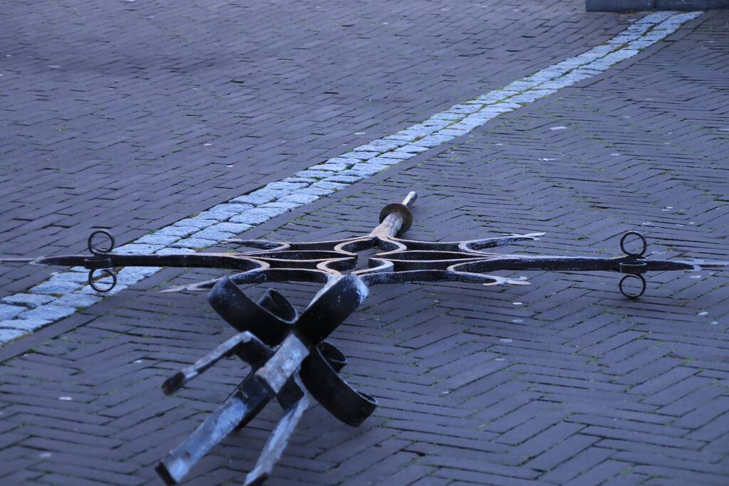 Barneveldse haan van Oude Kerktoren gehaald