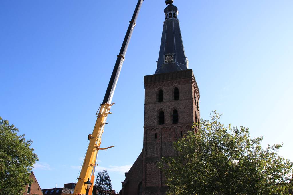 Barneveldse haan van Oude Kerktoren gehaald