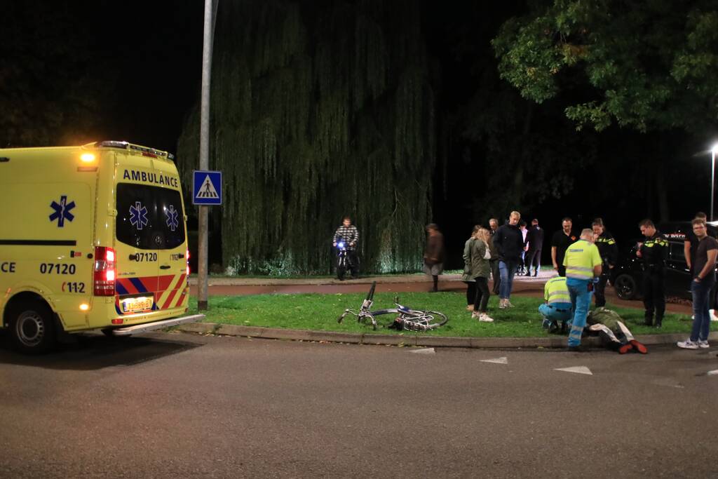 Fietser aangereden door personenauto