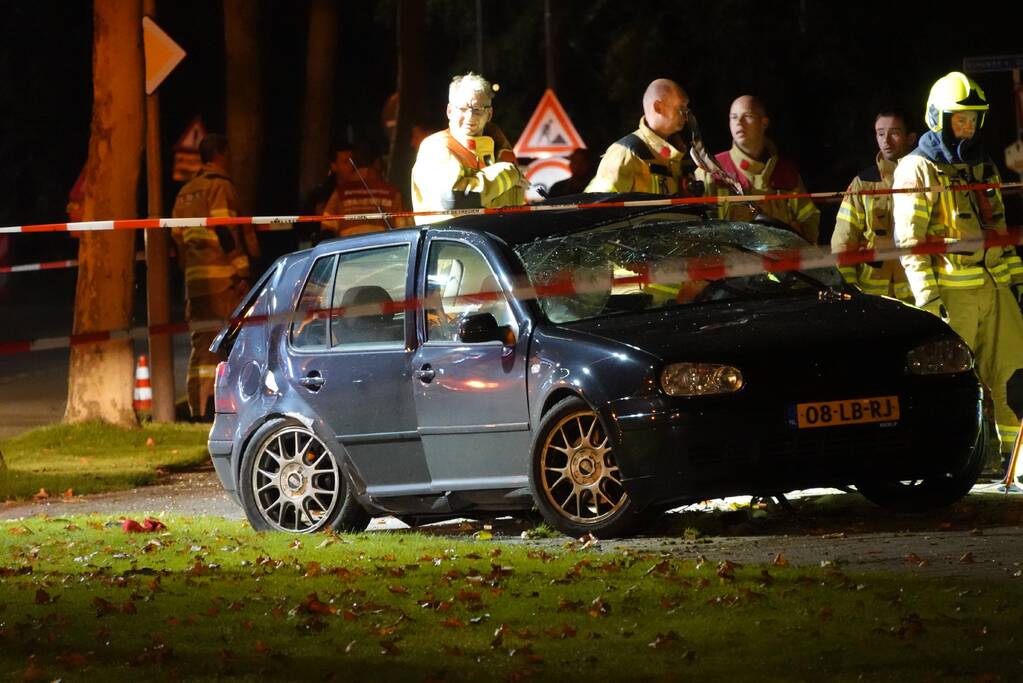 20-jarige bestuurder uit Harskamp overleden bij ongeval tegen boom