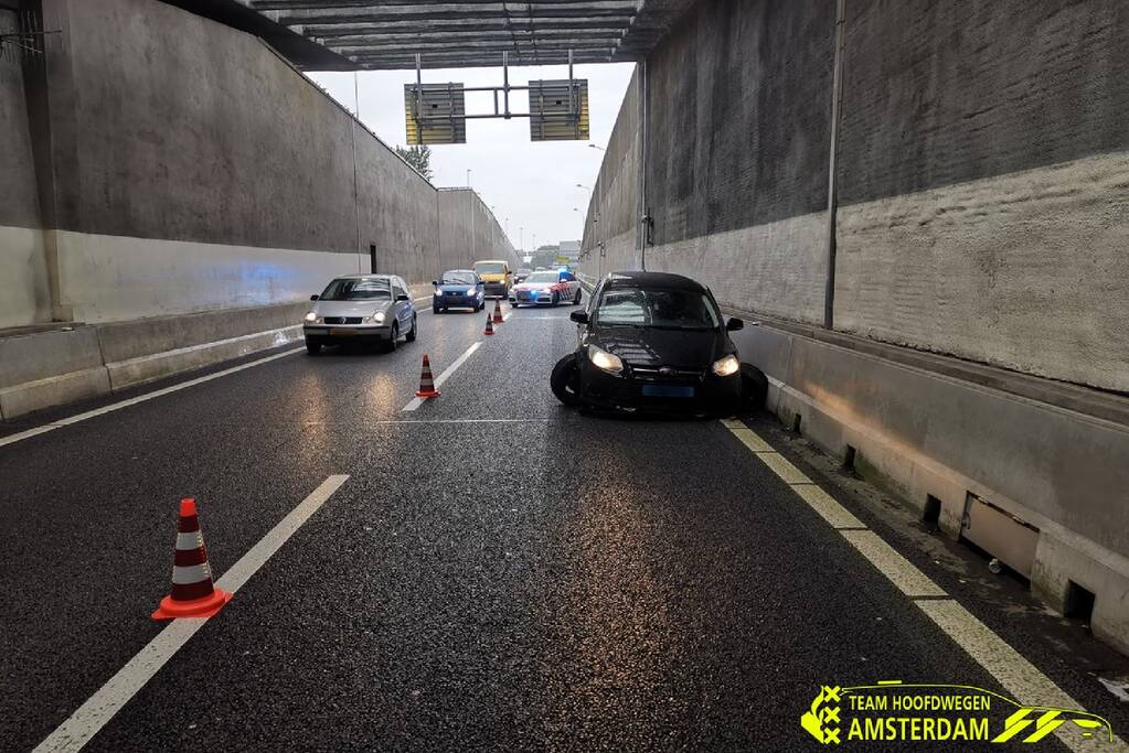 Taxichauffeur onder invloed van lachgas aangehouden in Coentunnel
