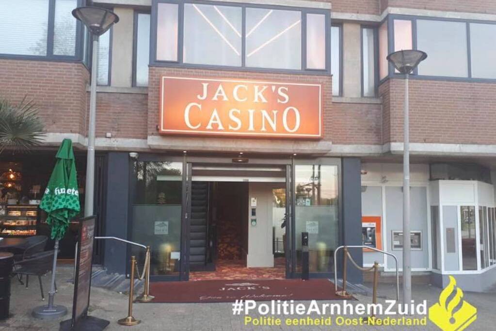 Politie zoekt getuigen overval casino