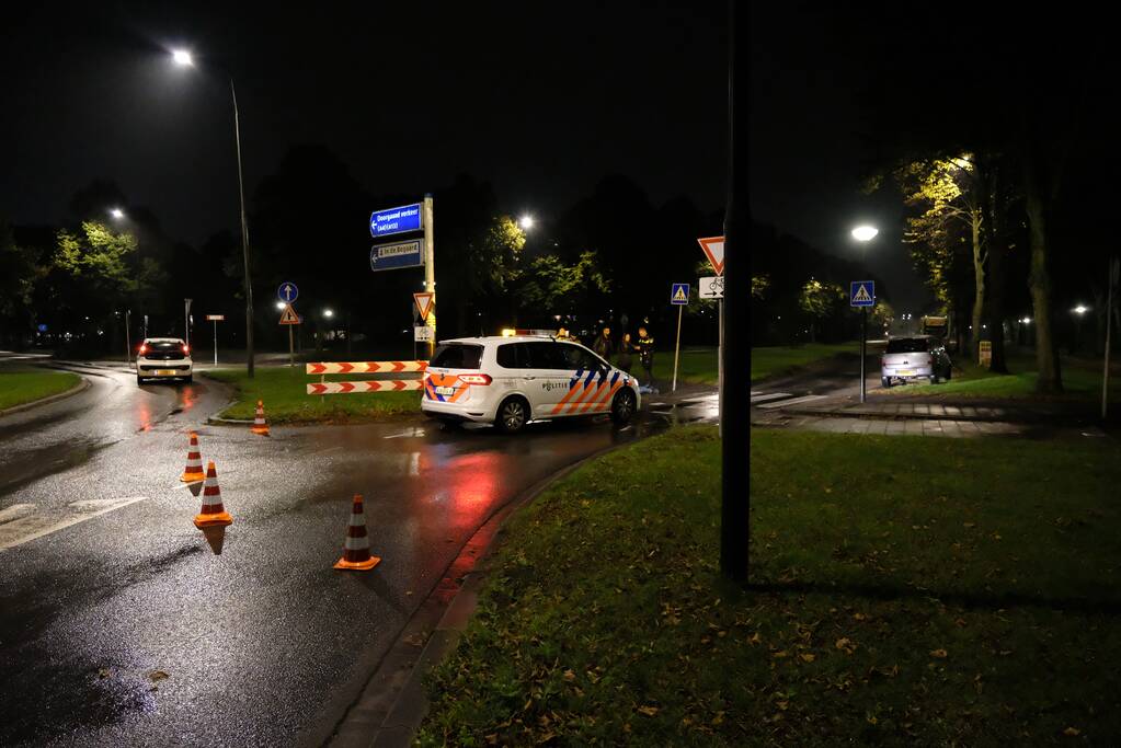 Fietser geschept door auto