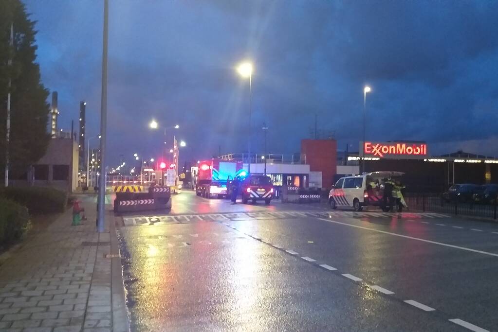 Brand bij raffinaderij Esso ExxonMobil in Botlek
