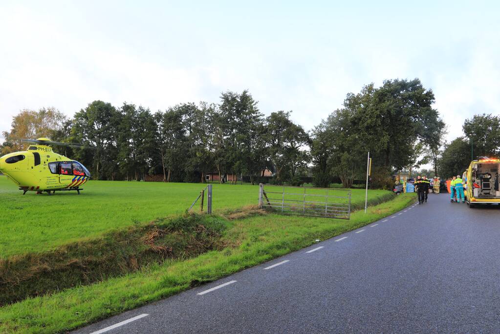 Vrouw bekneld bij frontale aanrijding