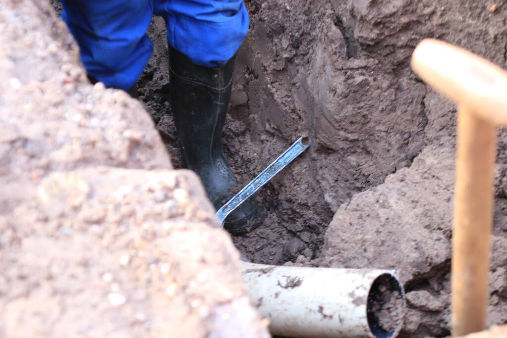 Kapotte riolering zorgt voor sinkhole