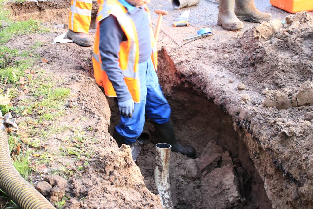 Kapotte riolering zorgt voor sinkhole
