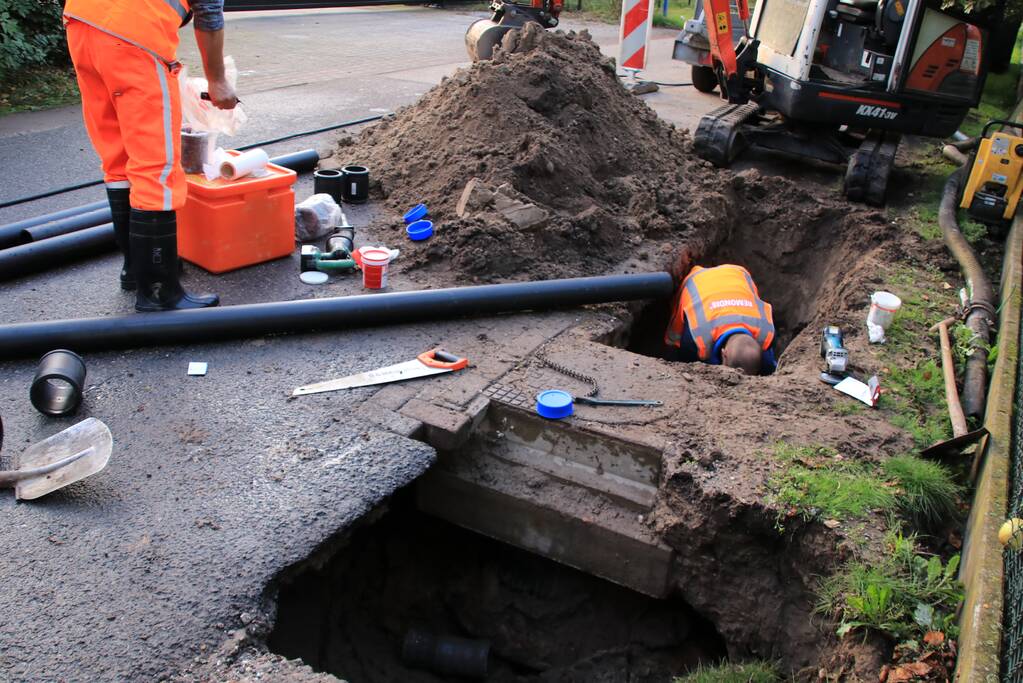 Kapotte riolering zorgt voor sinkhole