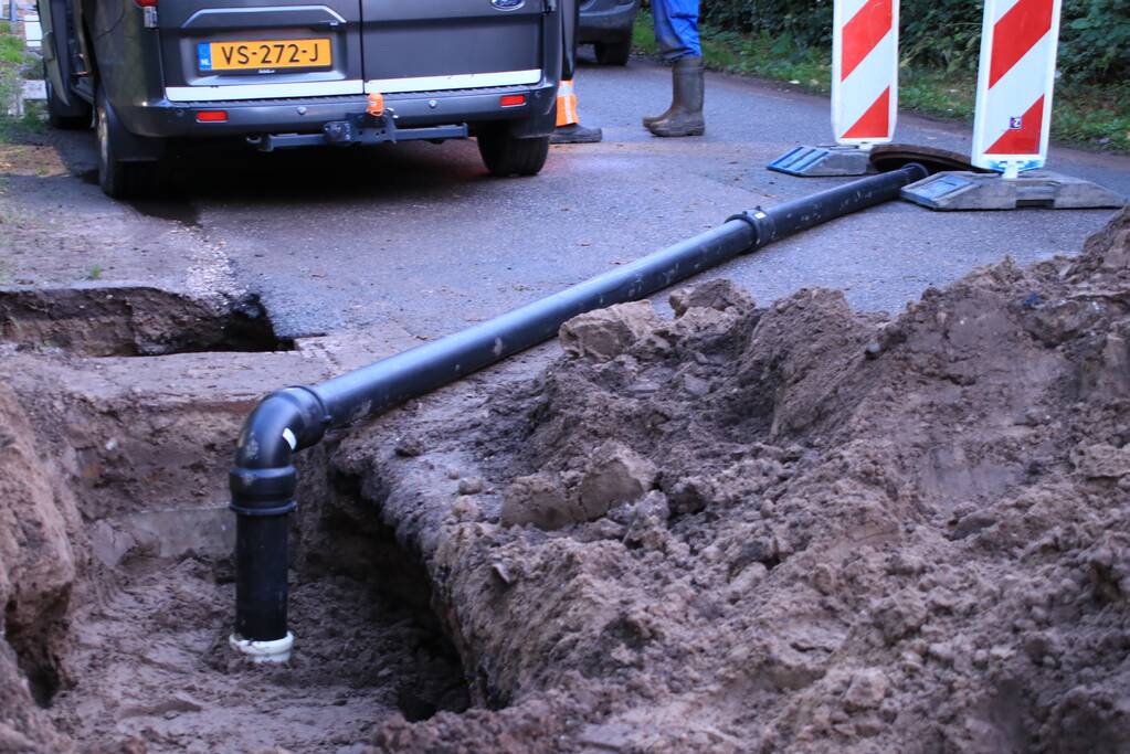 Kapotte riolering zorgt voor sinkhole