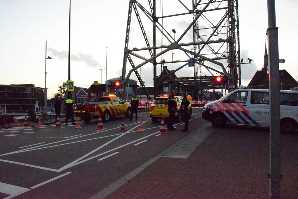 Hefbrug boskoop per direct gesloten door onveilige constructie