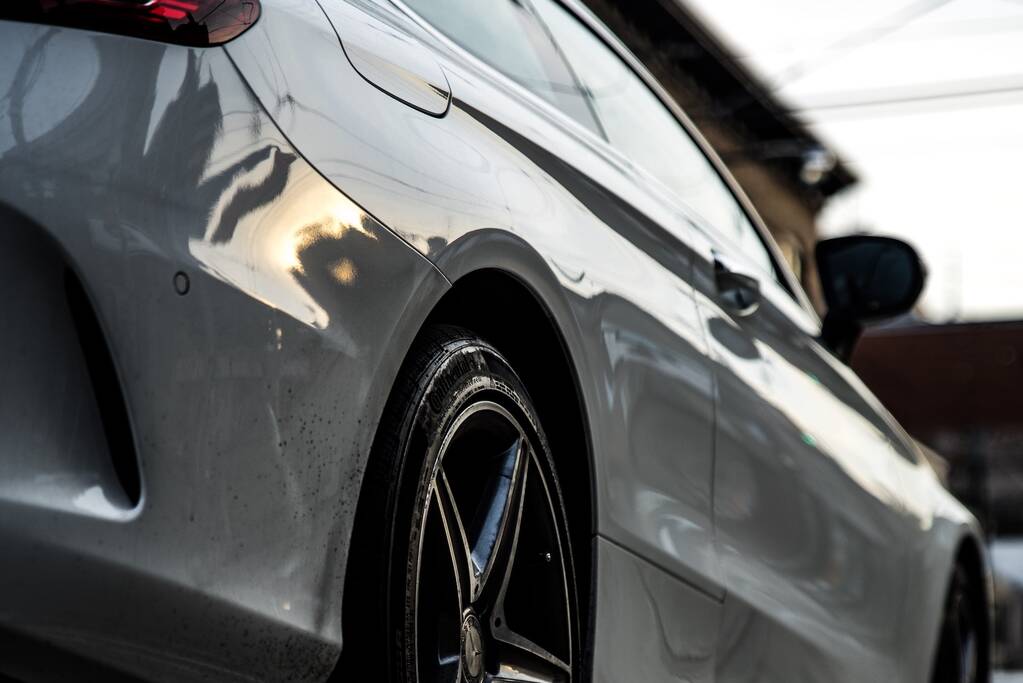 Verdachte (25) mishandeling politieagent trouwstoet langer vast