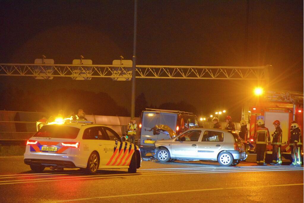 Extreme file na kettingbotsing op snelweg