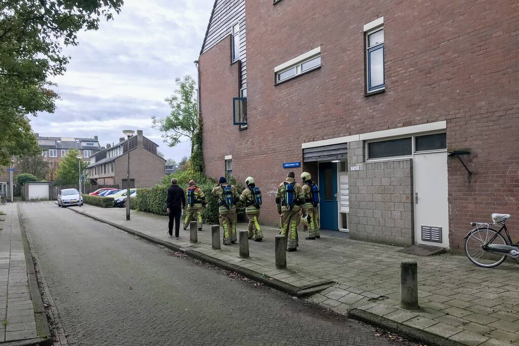 Brandweer verricht metingen na gaslucht