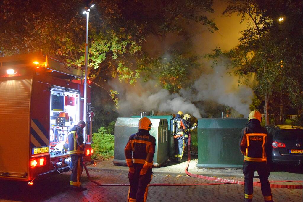 Flinke rookontwikkeling bij brand in papiercontainer