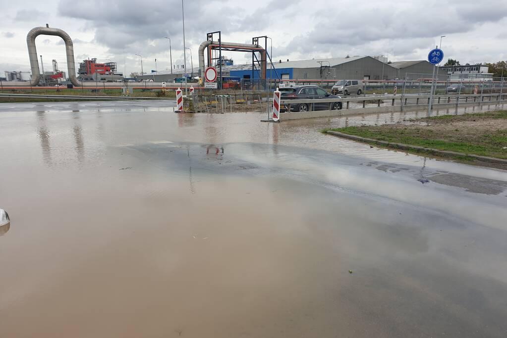 Enorm chaos bij kapot getrokken waterleiding