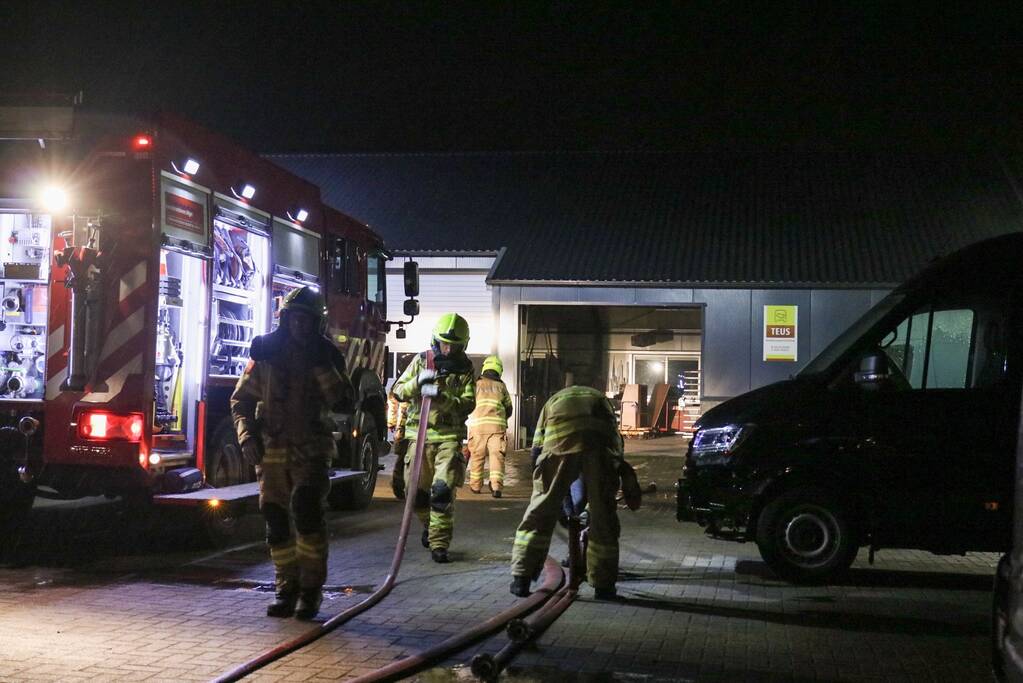 Brand bij houtbewerkingsbedrijf door broei