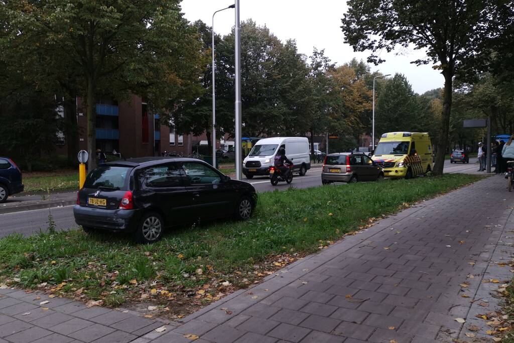 Drie auto's betrokken bij kop-staart aanrijding