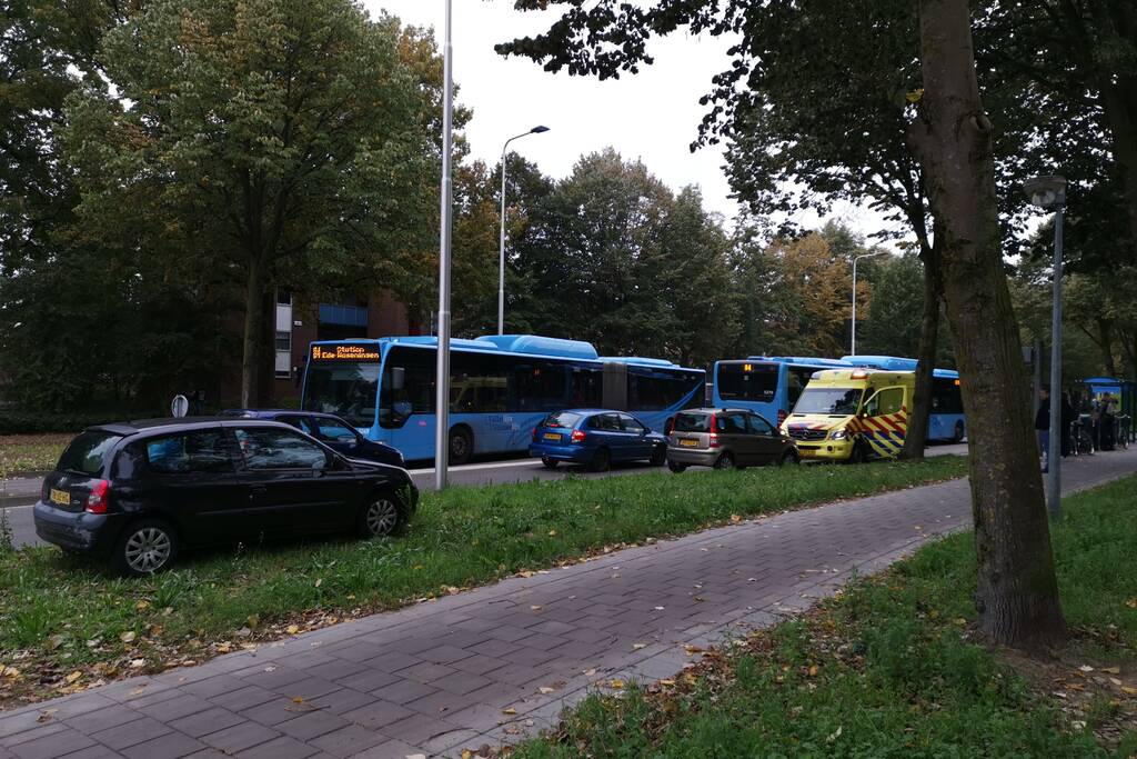 Drie auto's betrokken bij kop-staart aanrijding