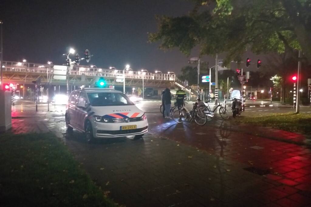 Fietser licht gewond na aanrijding met scooter