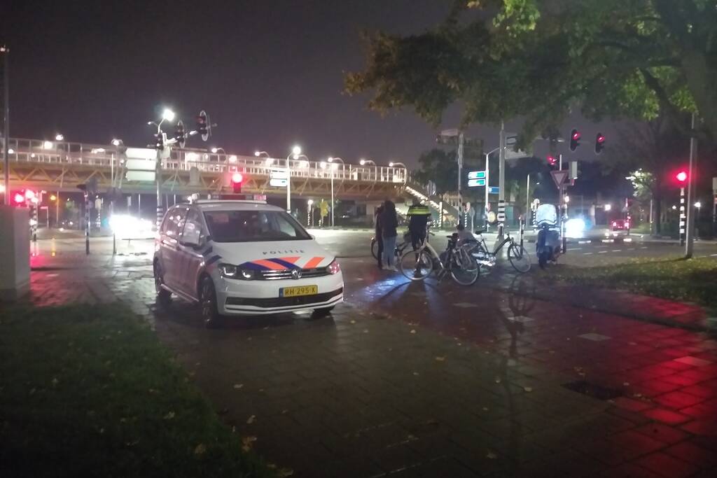 Fietser licht gewond na aanrijding met scooter