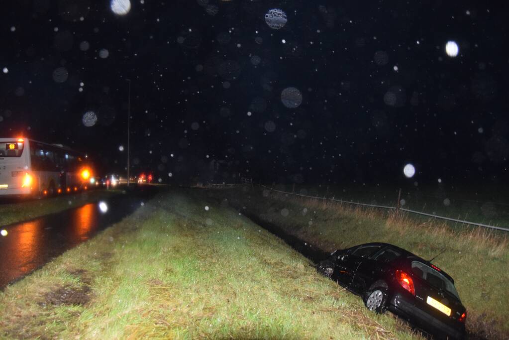 Auto in de sloot na ongeval