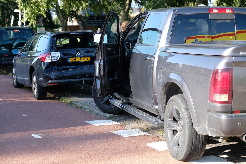 Drie voertuigen betrokken bij kop-staart botsing
