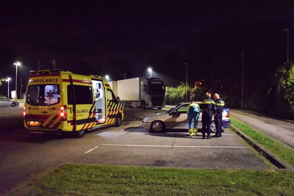 Bestuurder gewond na aanrijding; dader gevlucht