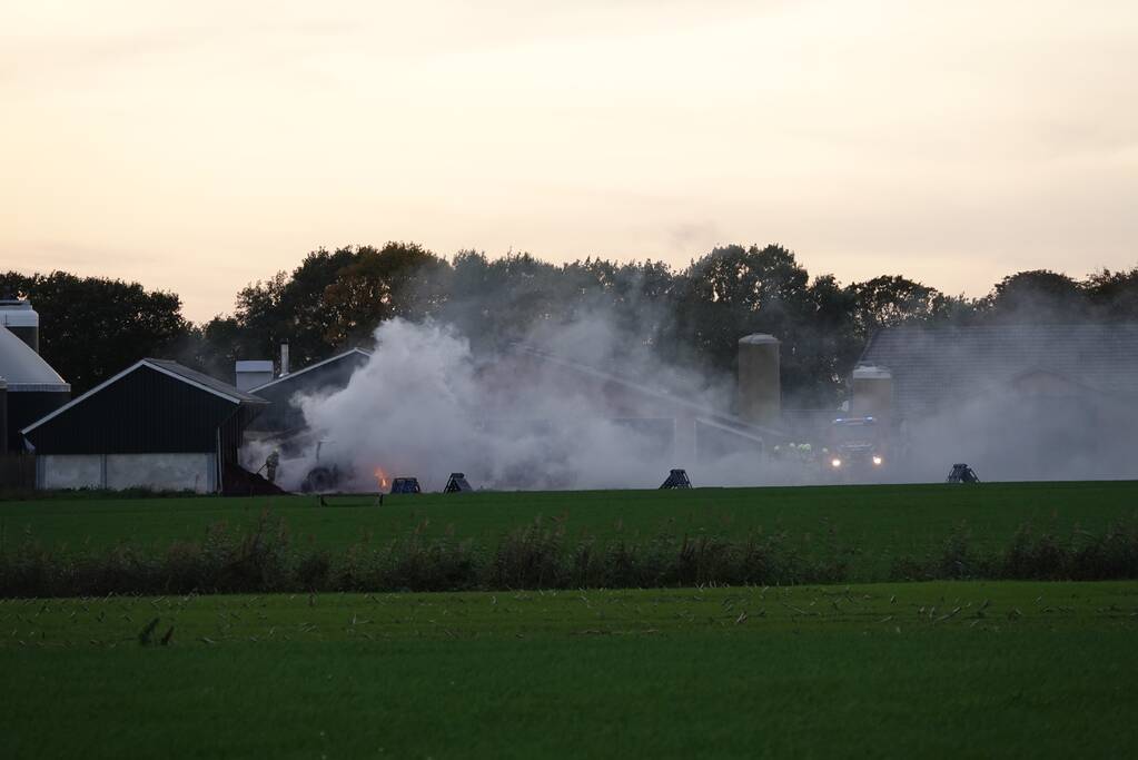 Tractor gaat in vlammen op