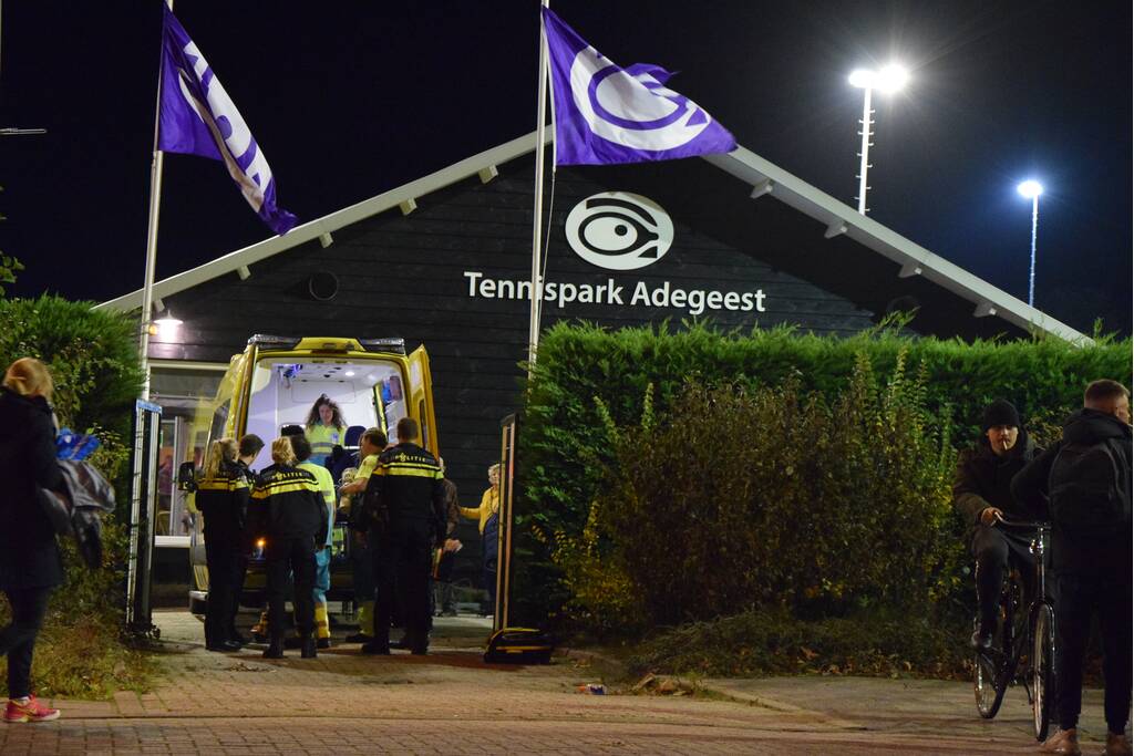 Persoon zwaargewond na val